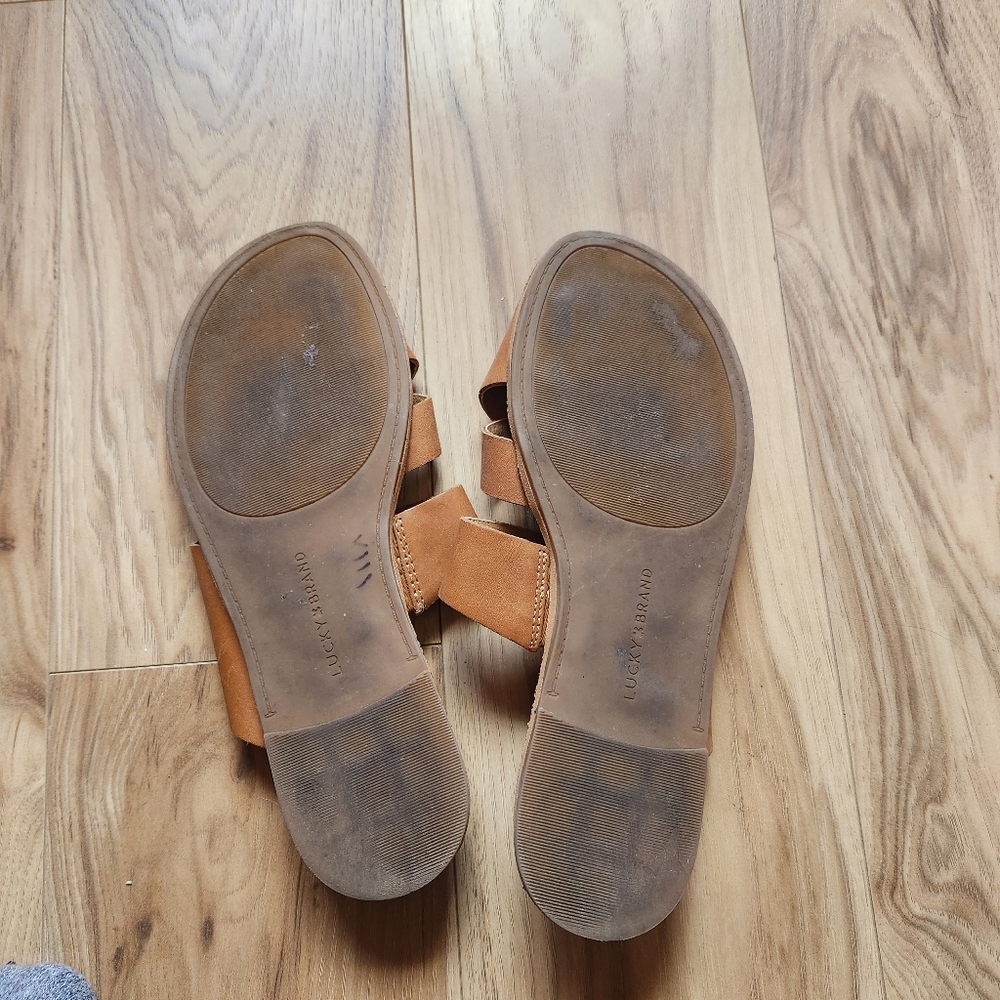 Lucky Brand Leelan Leather Sandals - Picture 3 of 5